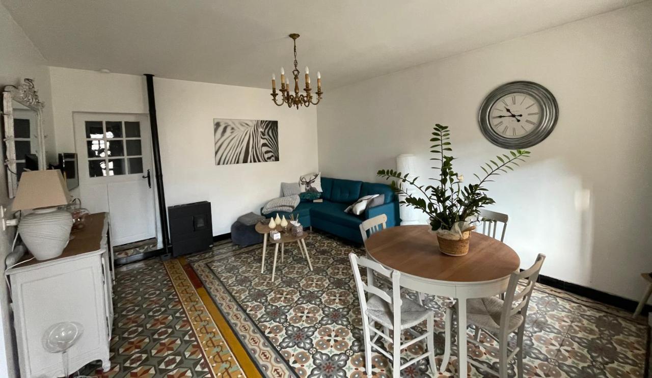 Chez Tatie Menie Bed & Breakfast Fraissé-des-Corbières Dış mekan fotoğraf